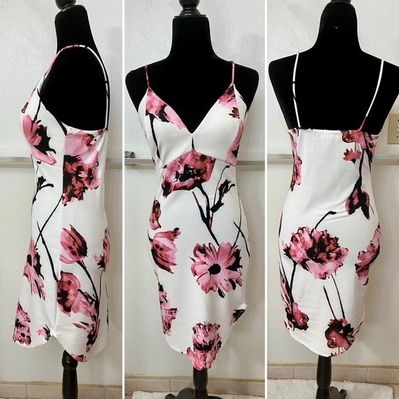 January 7 Dresses & Skirts - 🌺White floral date dress!🌺